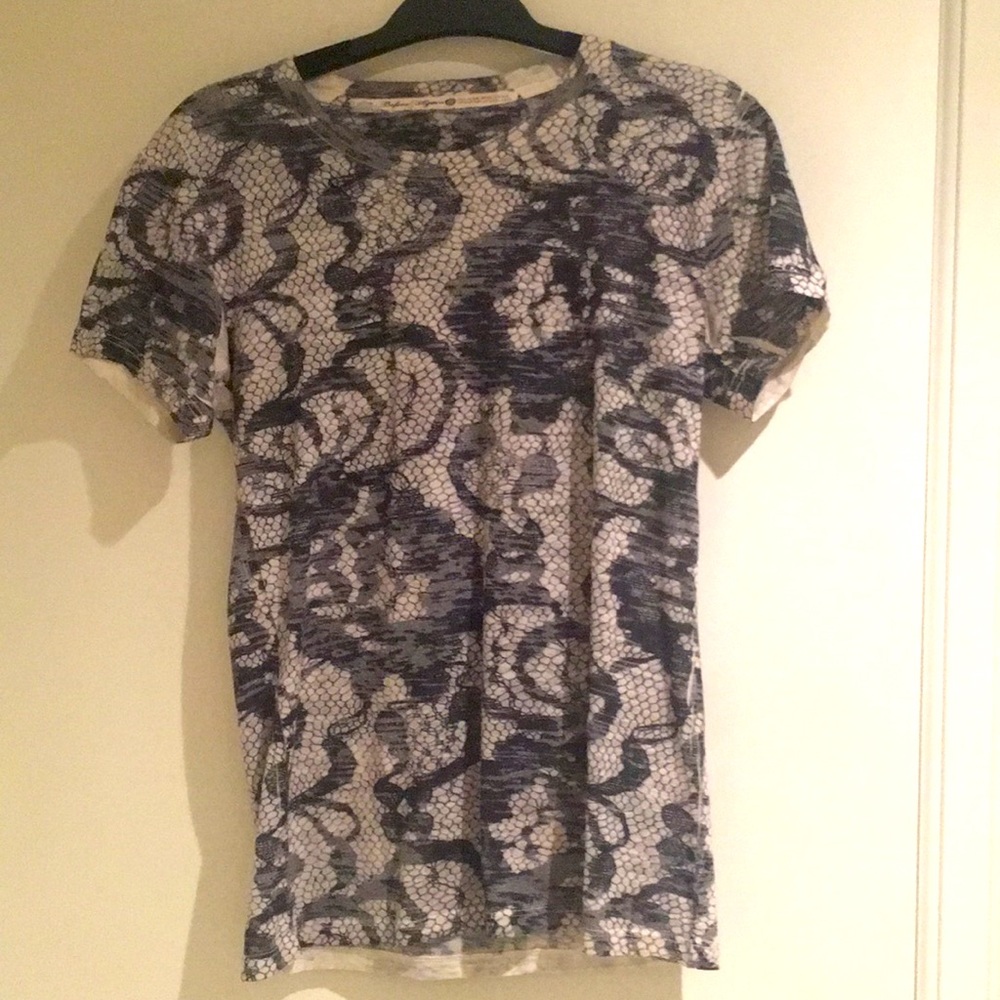 Super soft luxurious boutique T-shirt.